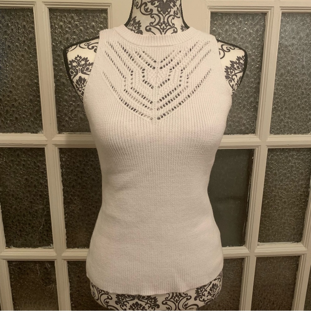 Sleeveless sweater